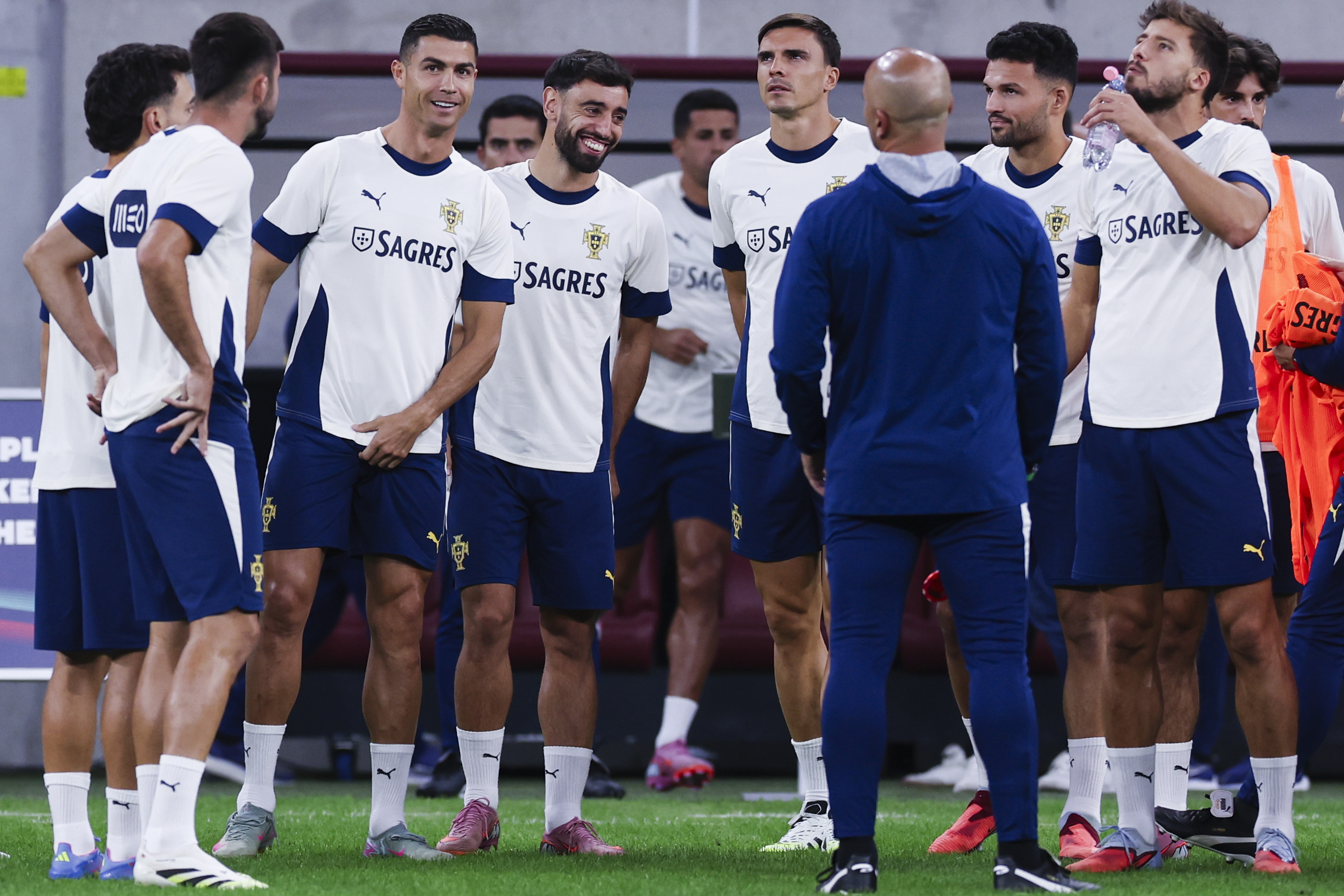 包含今晚葡萄牙体育调整名单以备意大利杯，远射贴柱环节打磨，媒体盛赞，年轻球员得到机会的词条-凯发网页版