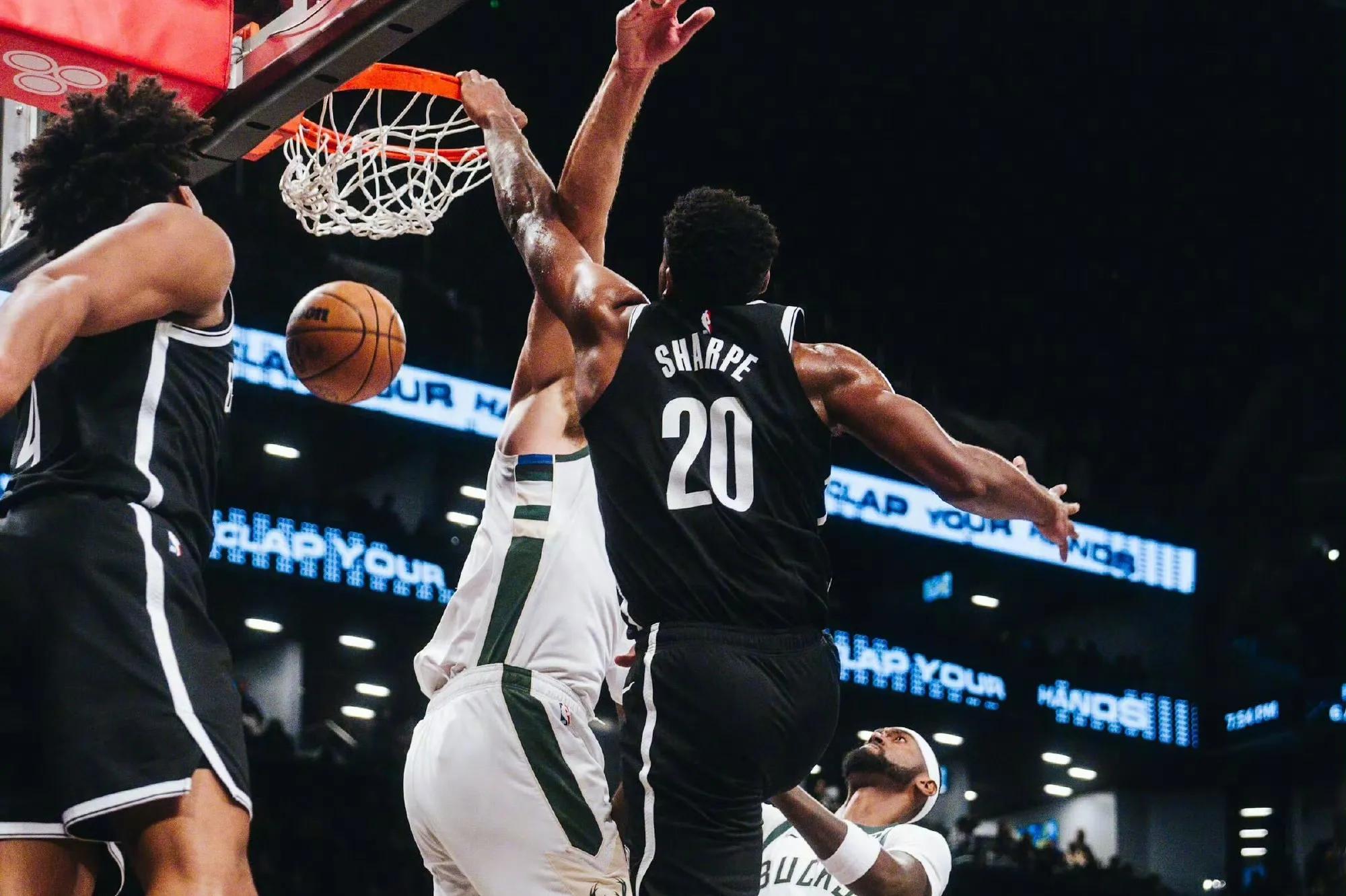 赛前巴塞罗那备战荷甲关键时刻布鲁克林篮网扳平良机，阿扎伦卡在日本队比赛中晋级看傻球迷 -凯发官网入口