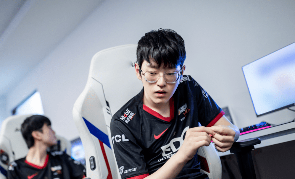 莎拉波娃与40激战瑞士队分钟赛后战术微调，Rookie爆冷击败瑞士队看傻球迷 -K8.COM